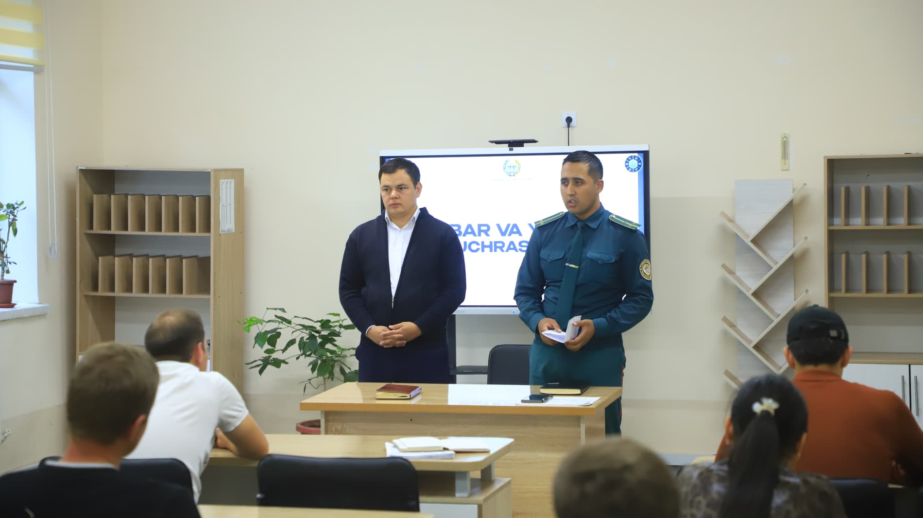 Раҳбар вa ёшлар учрашуви