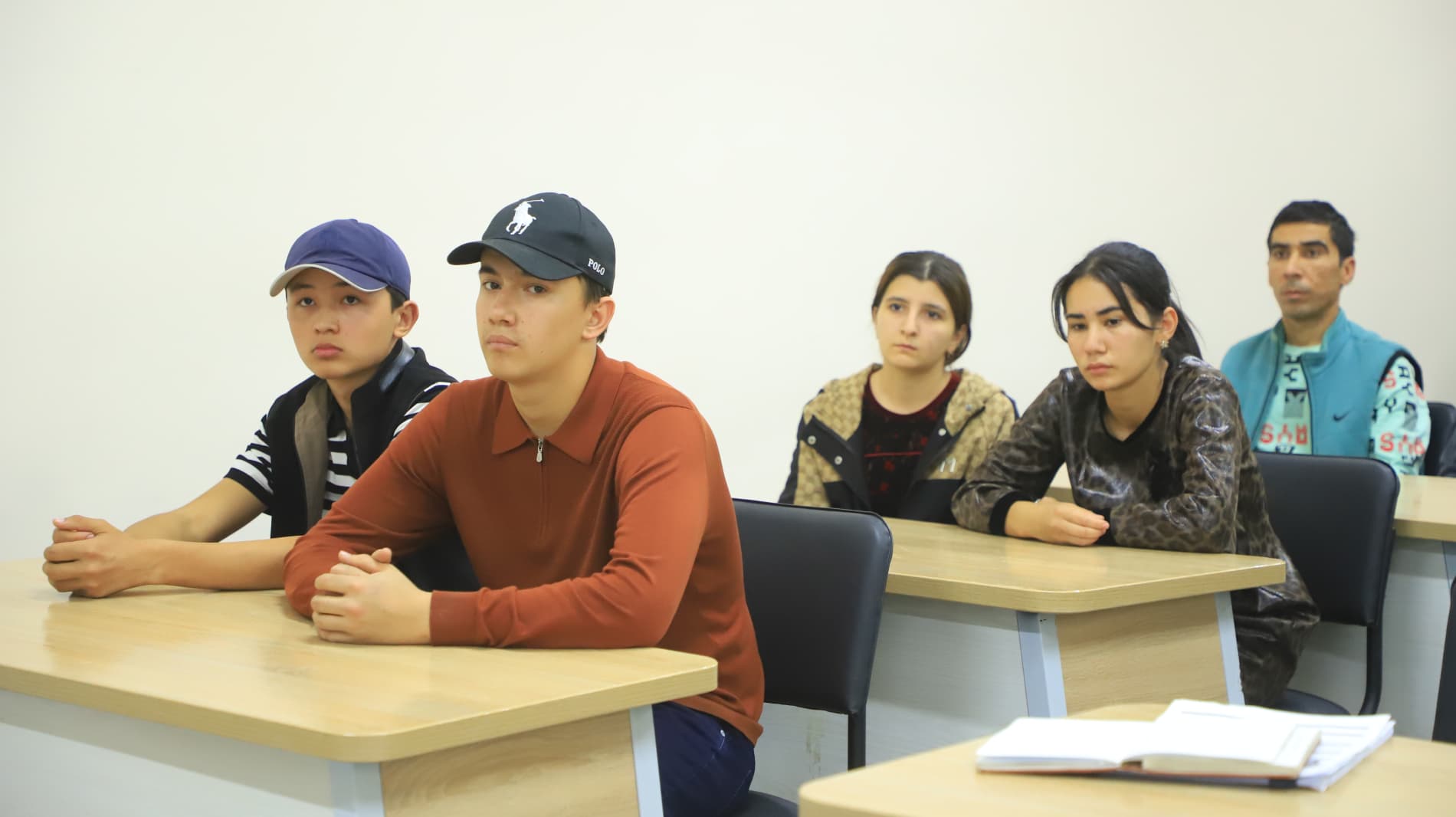 Раҳбар вa ёшлар учрашуви