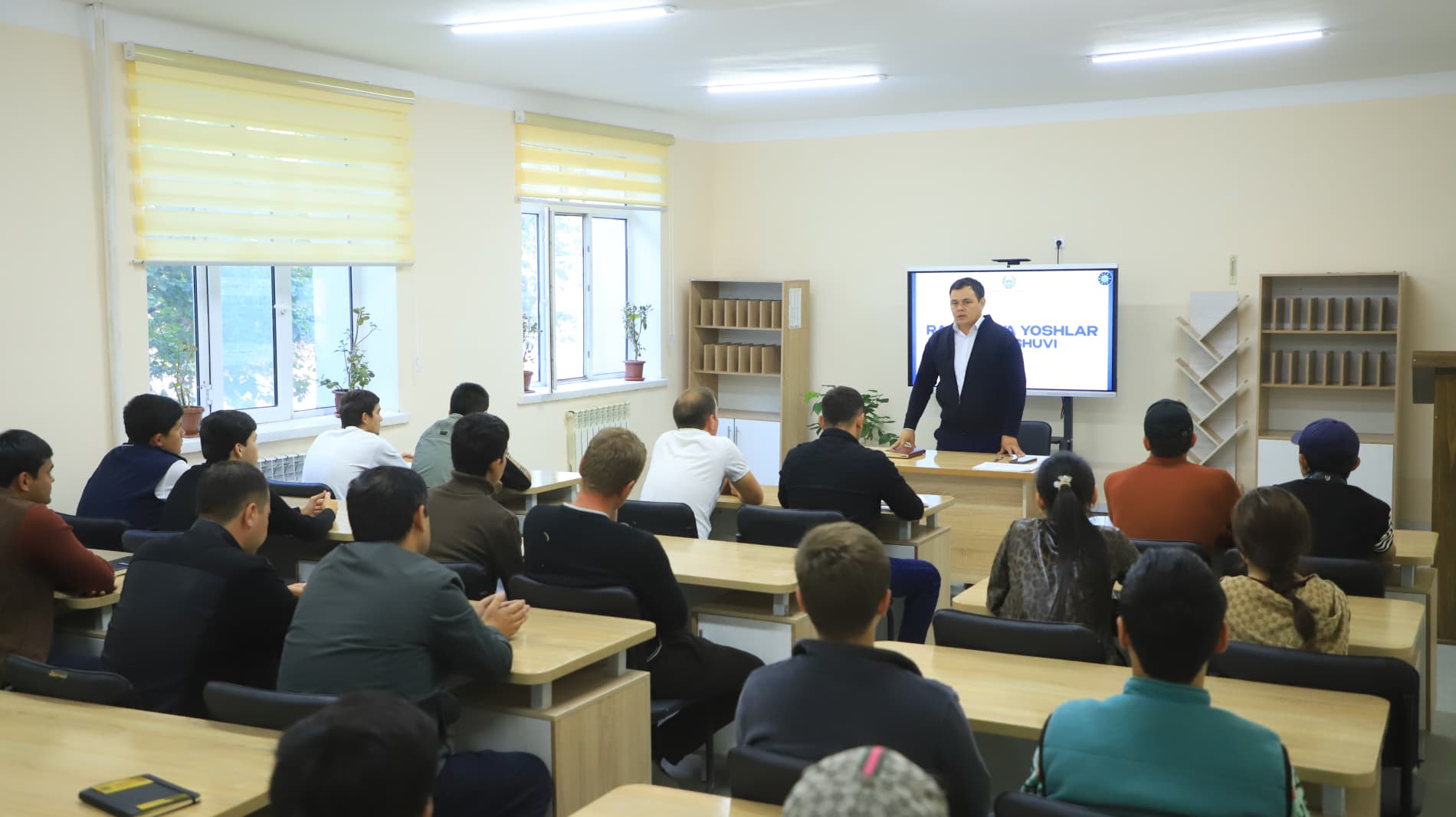 Раҳбар вa ёшлар учрашуви