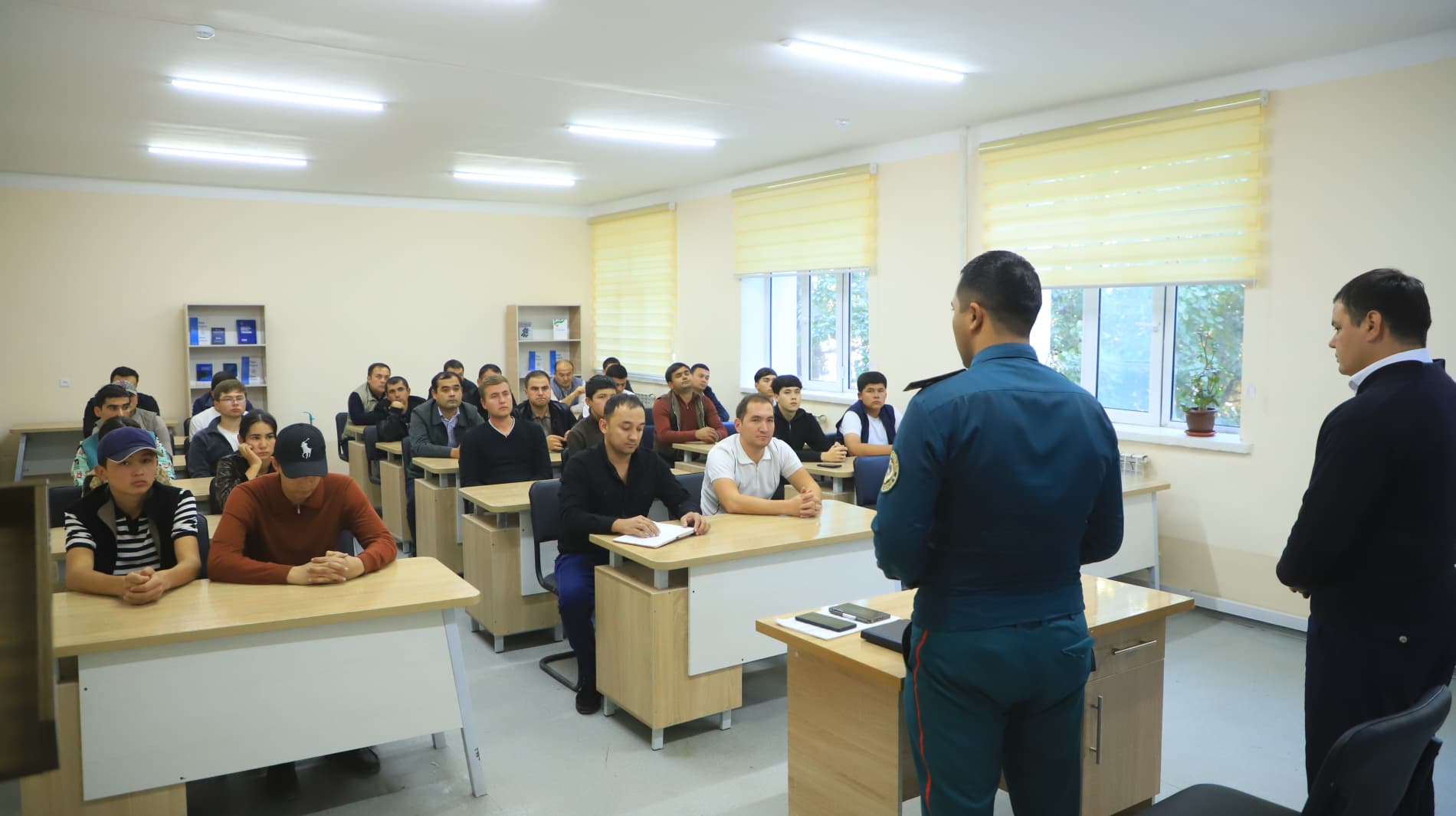 Раҳбар вa ёшлар учрашуви