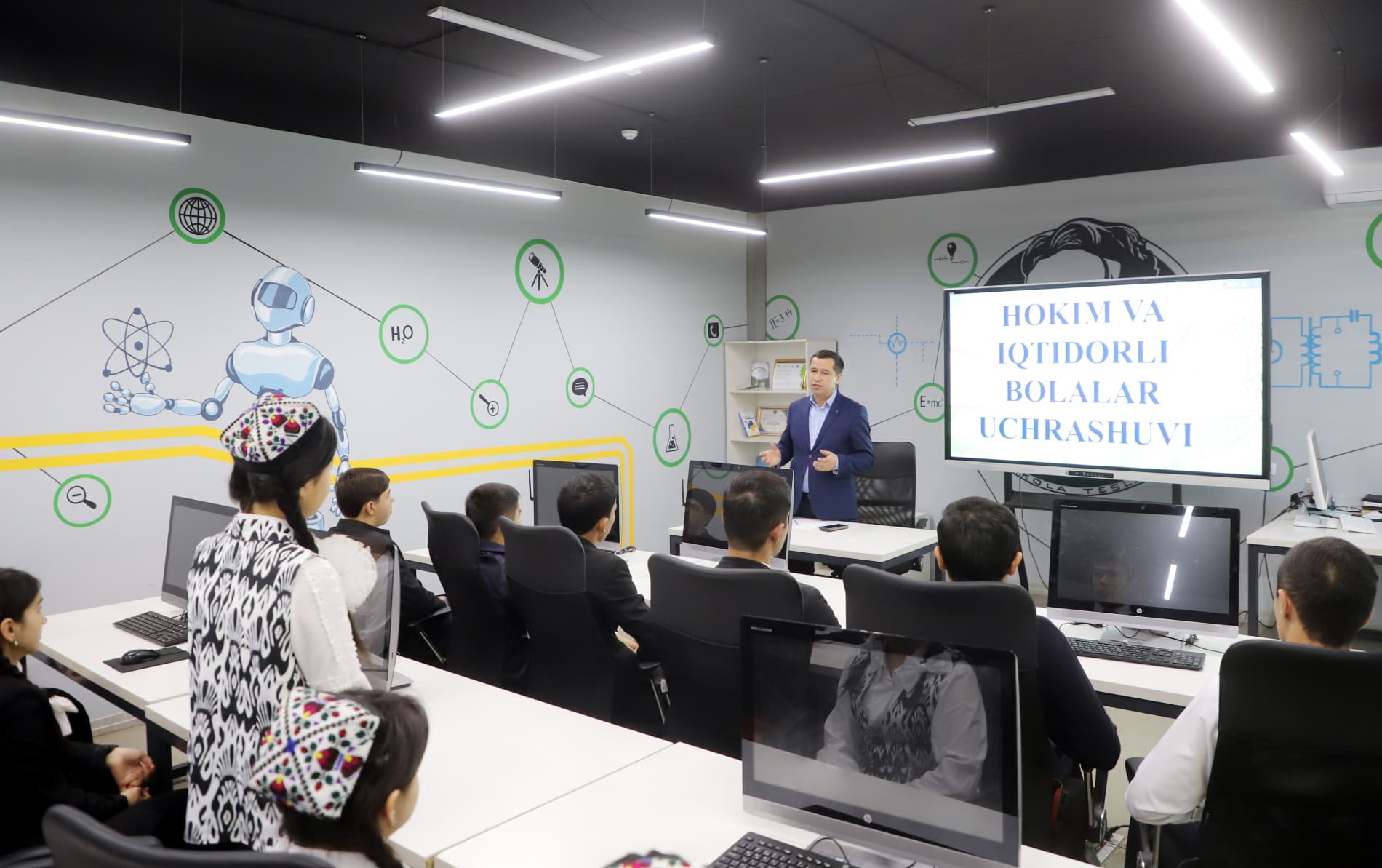 Hazorasp tumanida iqtidorli o‘quvchilar bilan ochiq muloqot o‘tkazildi