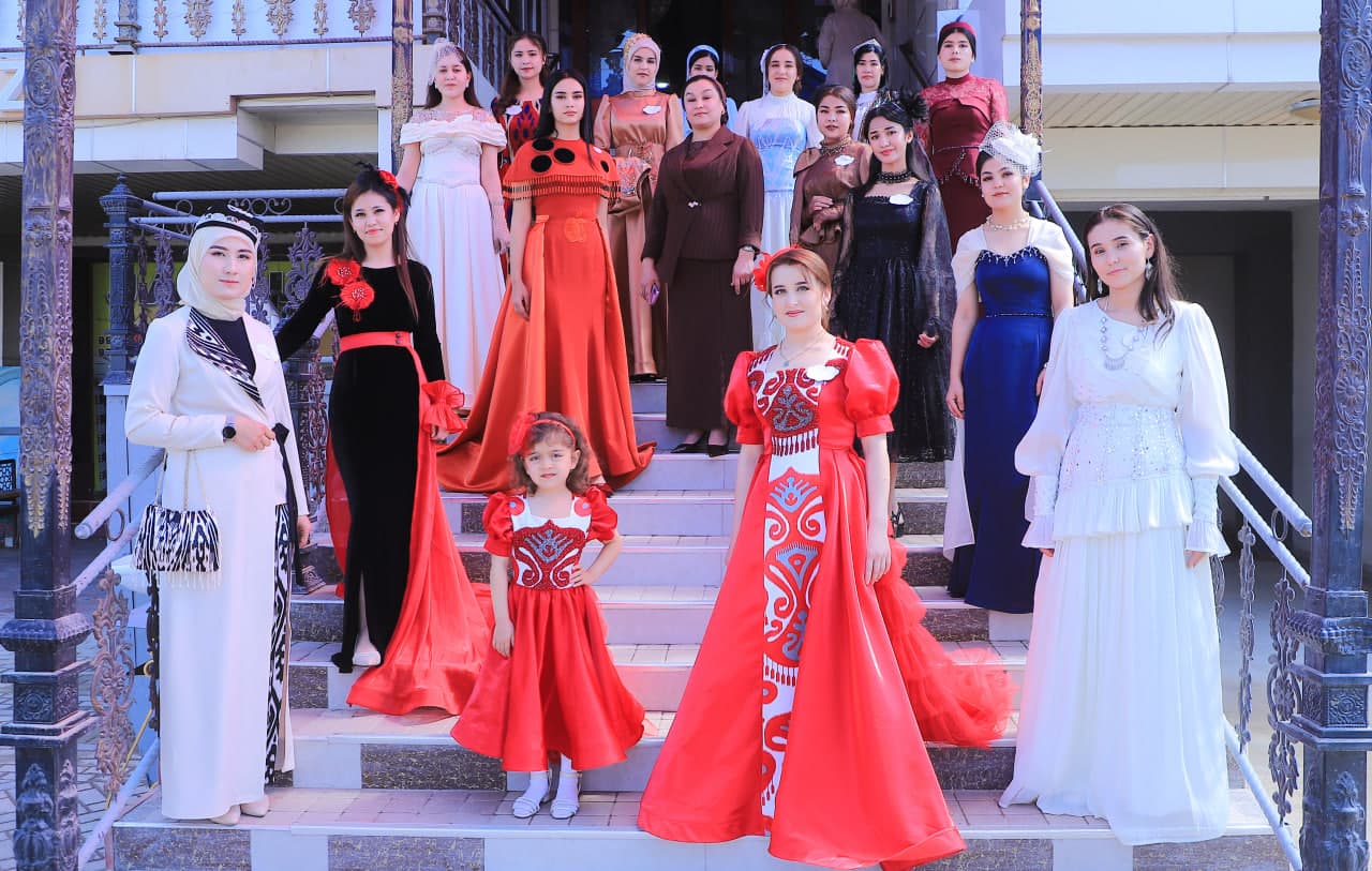“Ayollar daftari”dan modalar podiumiga: Dilnoza Tohirova rahbarligidagi “DT ACADEMY”ning ikki yillik zafarli yo‘li