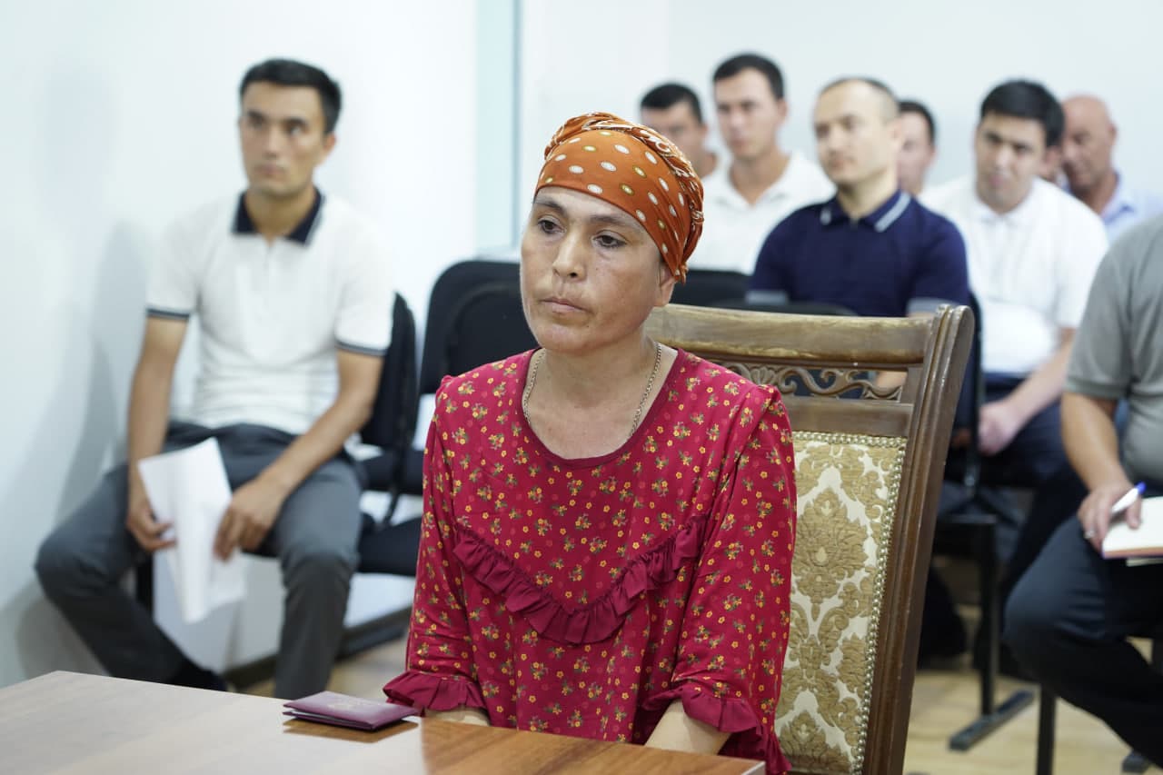Tuman hokimi fuqarolar murojaatlarini tingladi