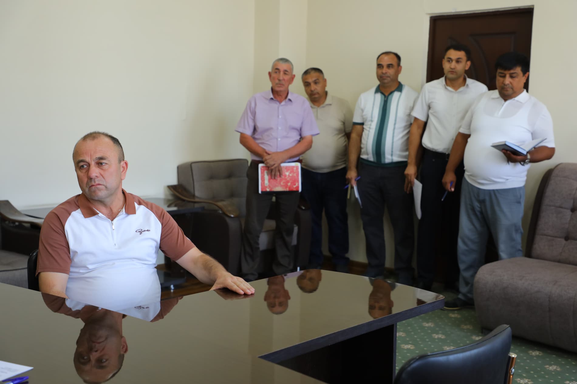 Bugun 24-avgust kuni Urganch tumani Xalq qabulxonasi binosida tuman hokimi G. Sultanovning navbatdagi shaxsiy qabuli bo'lib o'tdi