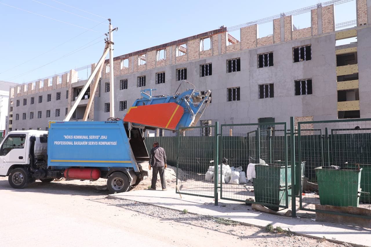 Нукусда “Маҳаллани чиқиндидан холи ҳудудга айлантирамиз” экотарғибот акцияси ўтказилди