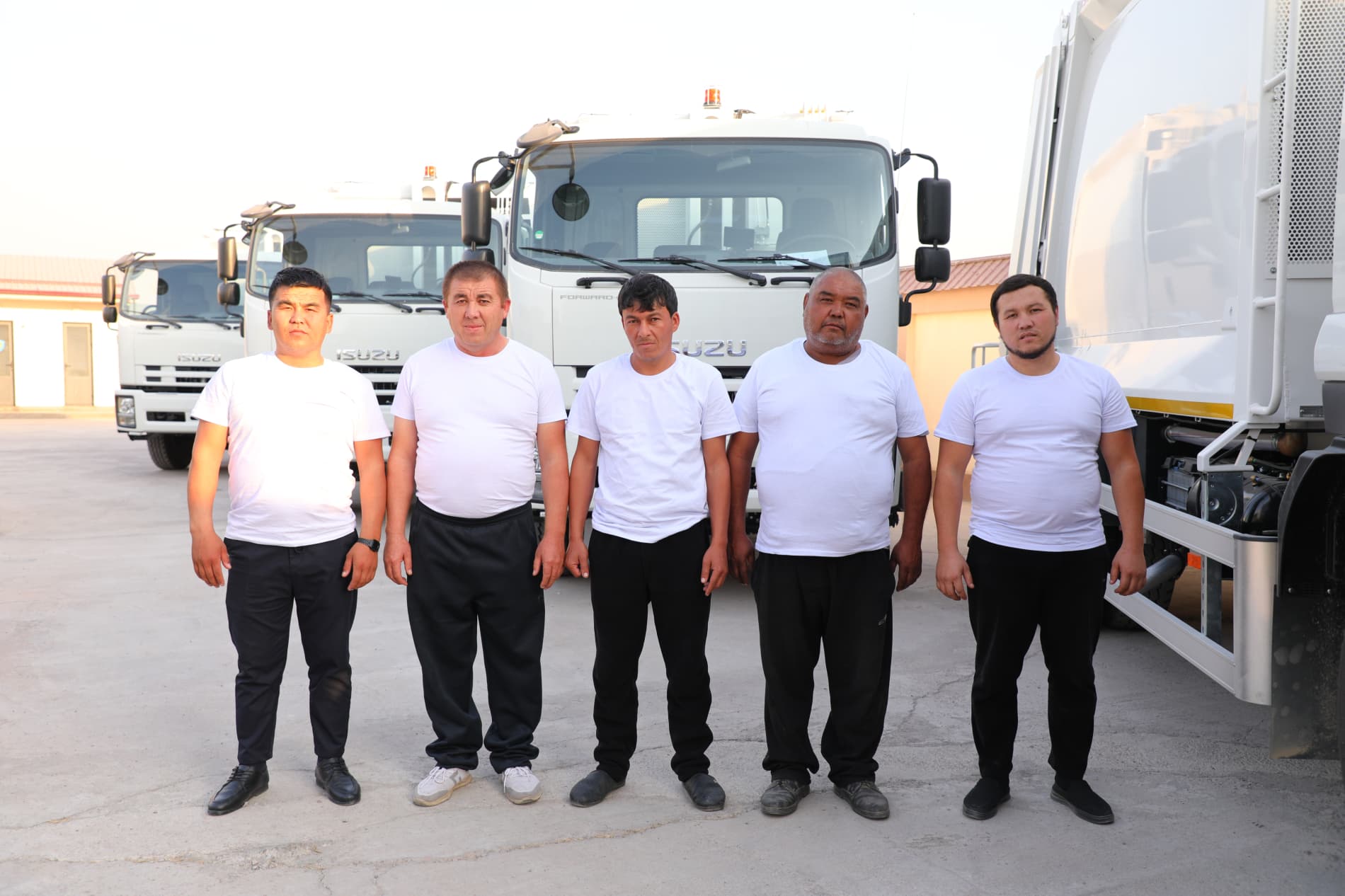 Toshkent: sanitar tozalash korxonasiga zamonaviy maxsus texnikalar topshirildi