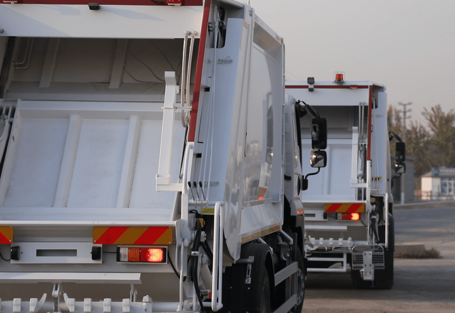 Toshkent: sanitar tozalash korxonasiga zamonaviy maxsus texnikalar topshirildi