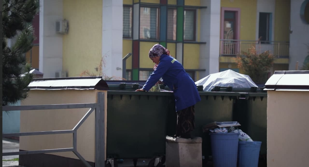Tozalik posbonining bir kuni: “Musorchi emas, tozalovchi deb qarashlarini xohlayman”