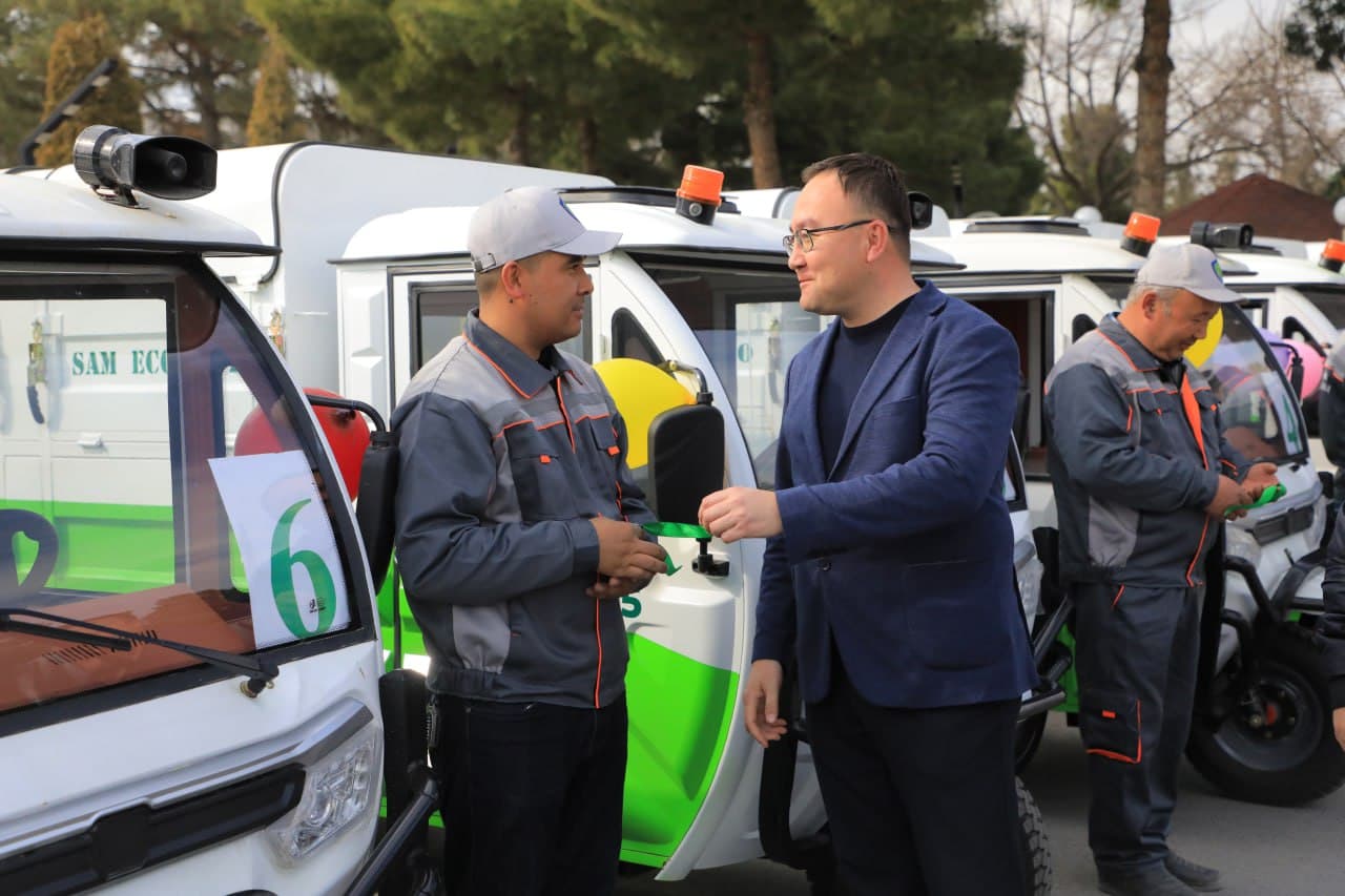 Samarkand: Modern waste collection vehicles commissioned for operation
