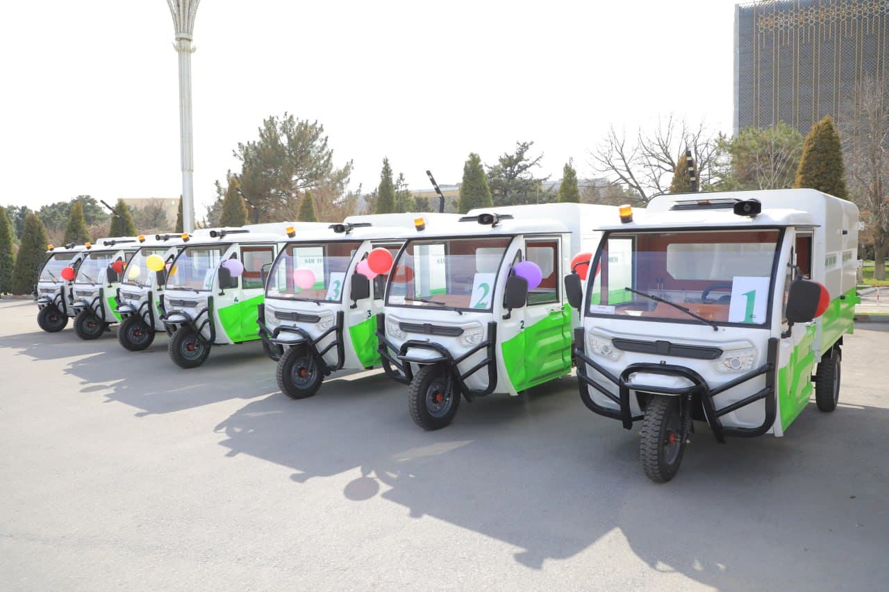 Samarkand: Modern waste collection vehicles commissioned for operation