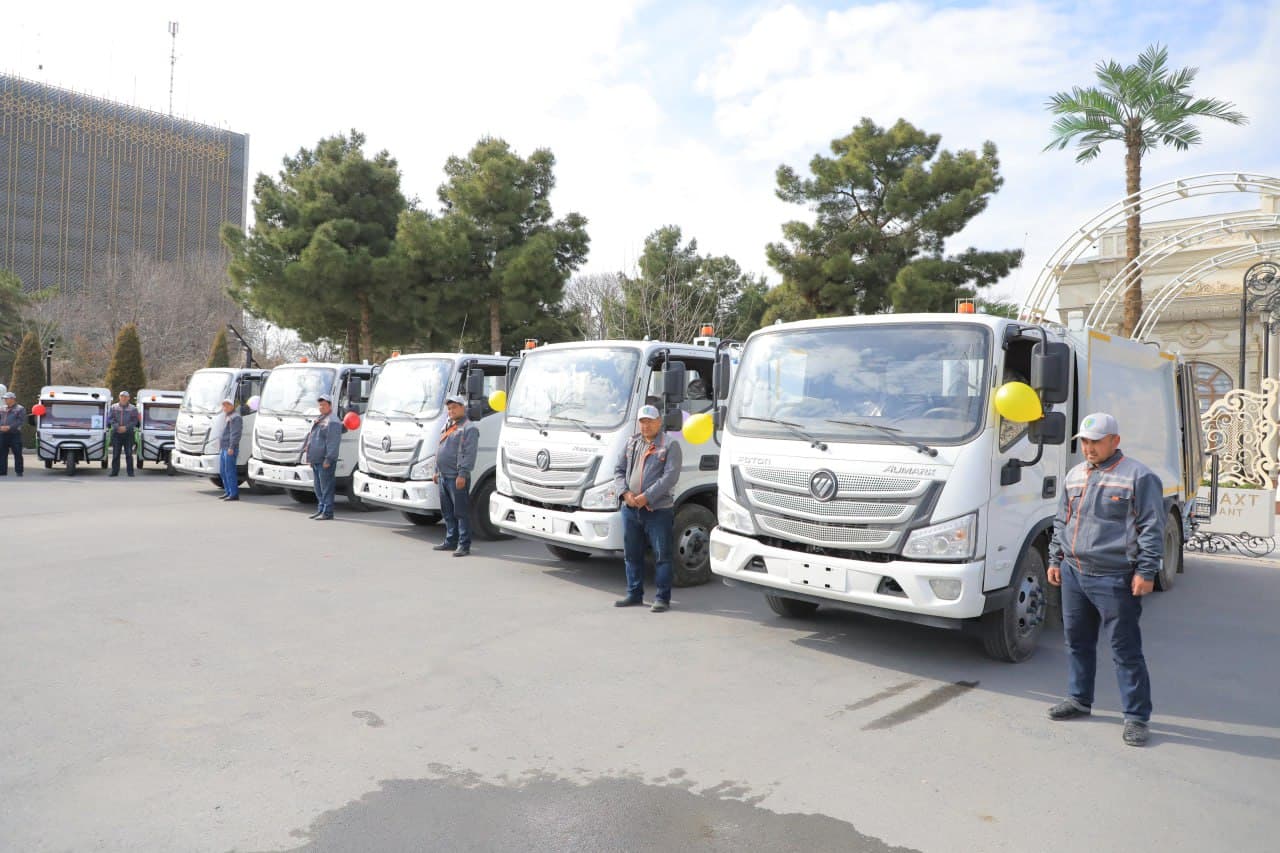 Samarkand: Modern waste collection vehicles commissioned for operation