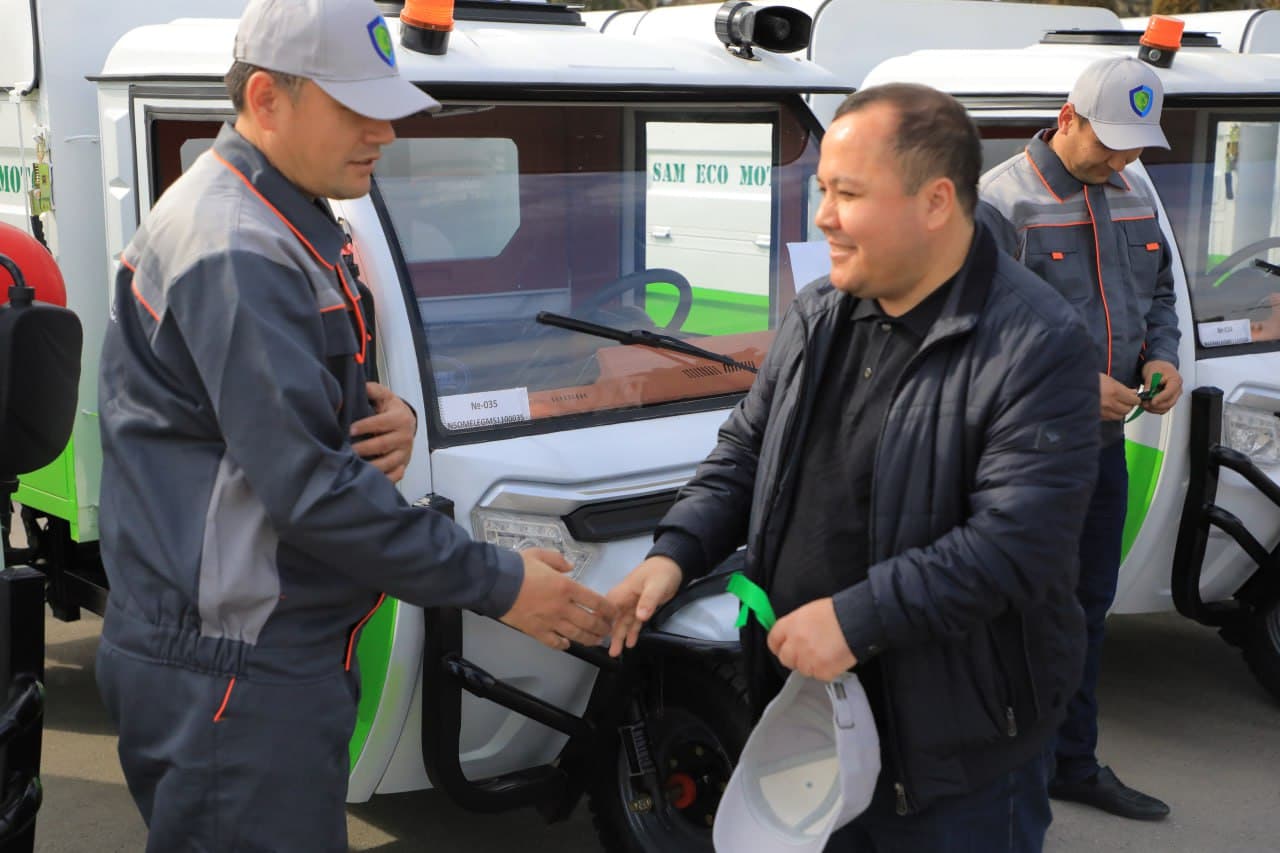 Samarkand: Modern waste collection vehicles commissioned for operation
