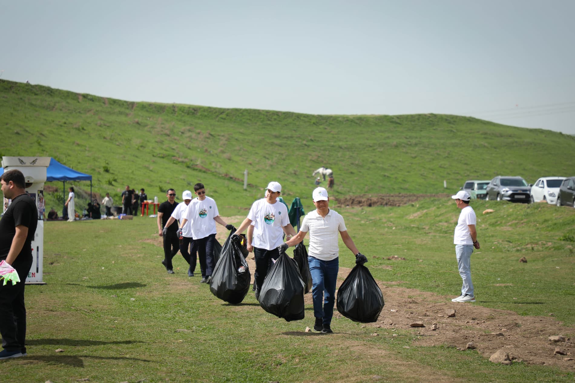 По всей республике определённые территории были очищены почти от 98 тонн отходов
