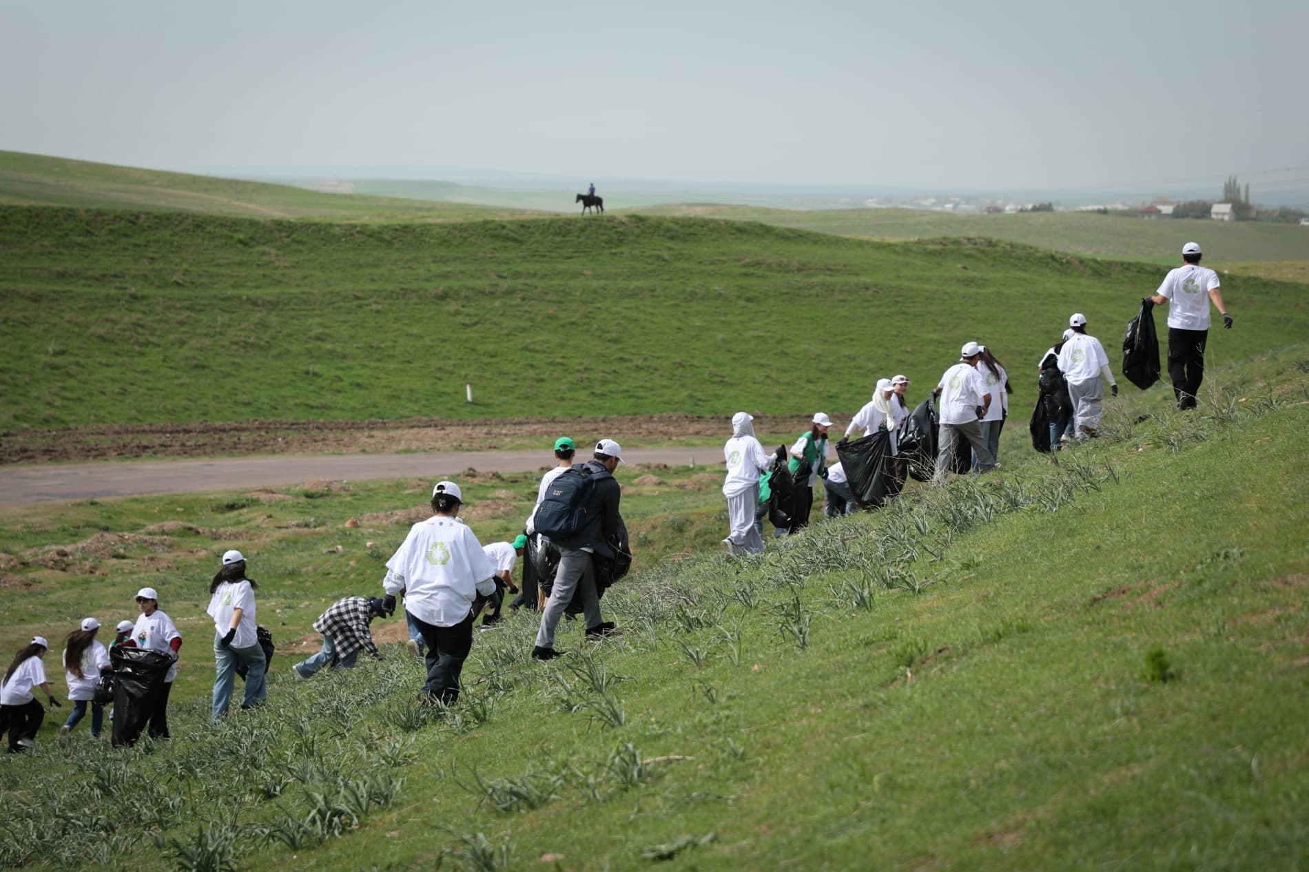 По всей республике определённые территории были очищены почти от 98 тонн отходов