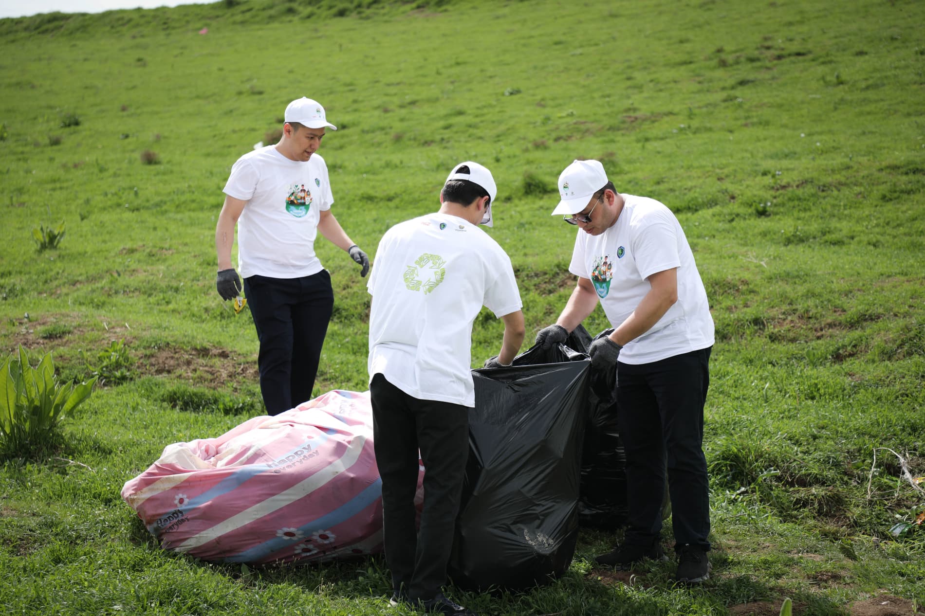По всей республике определённые территории были очищены почти от 98 тонн отходов