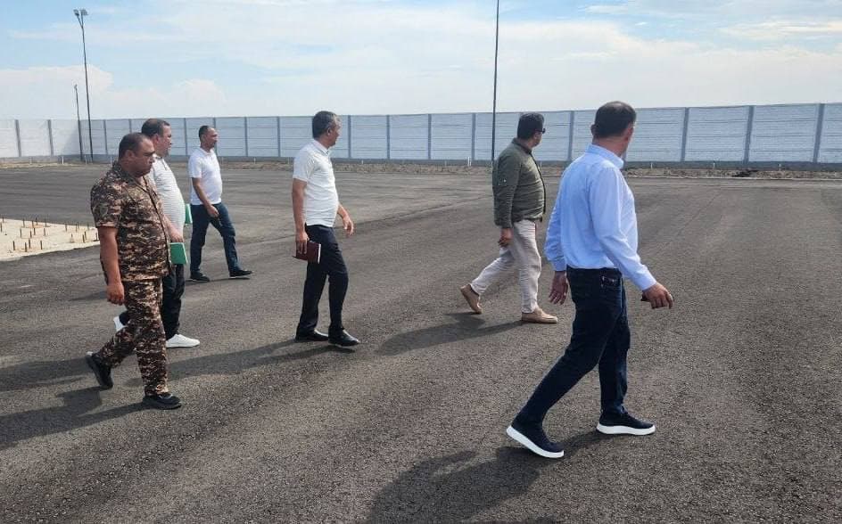 Namanganda chiqindilarni qayta yuklash punktining qurilish ishlari ko‘zdan kechirildi
