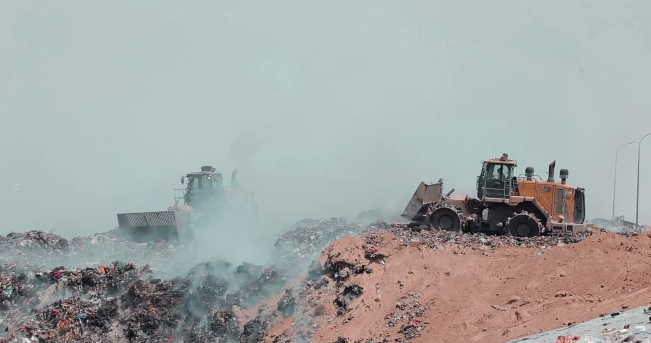 Почему в жаркие дни горят мусорные полигоны?