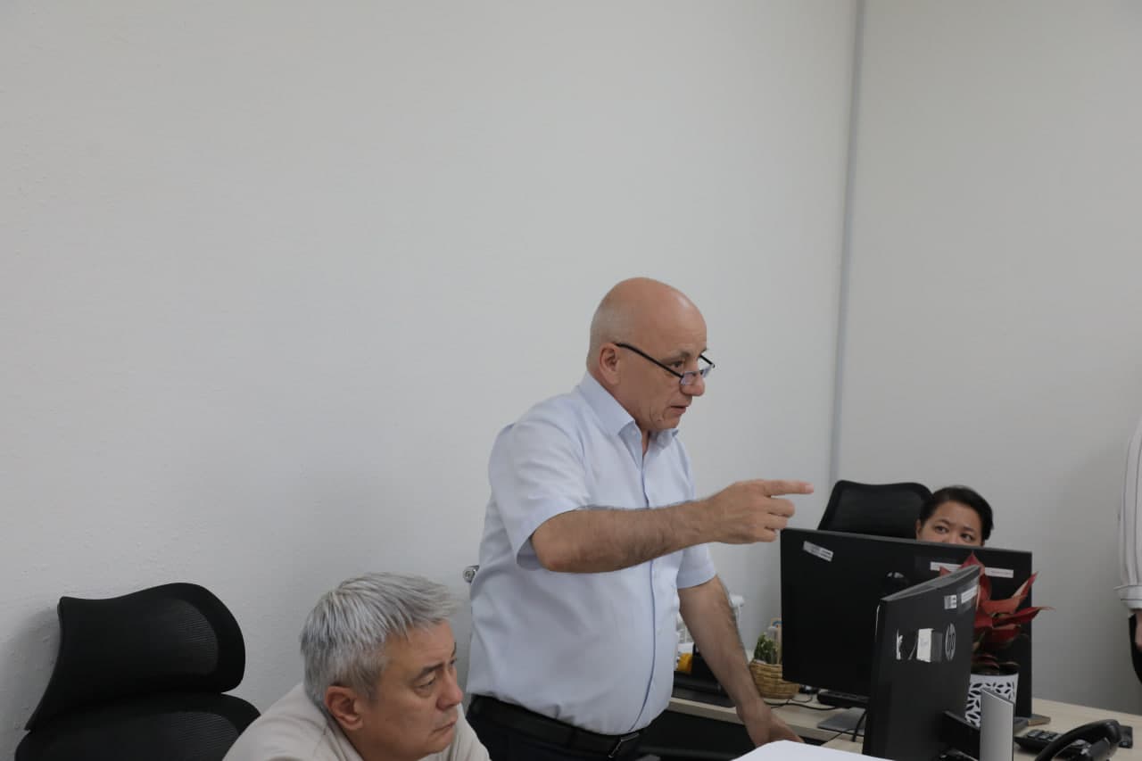 Korrupsiyaga qarshi kurashish borasidagi yangi talablar xodimlarga tushuntirildi