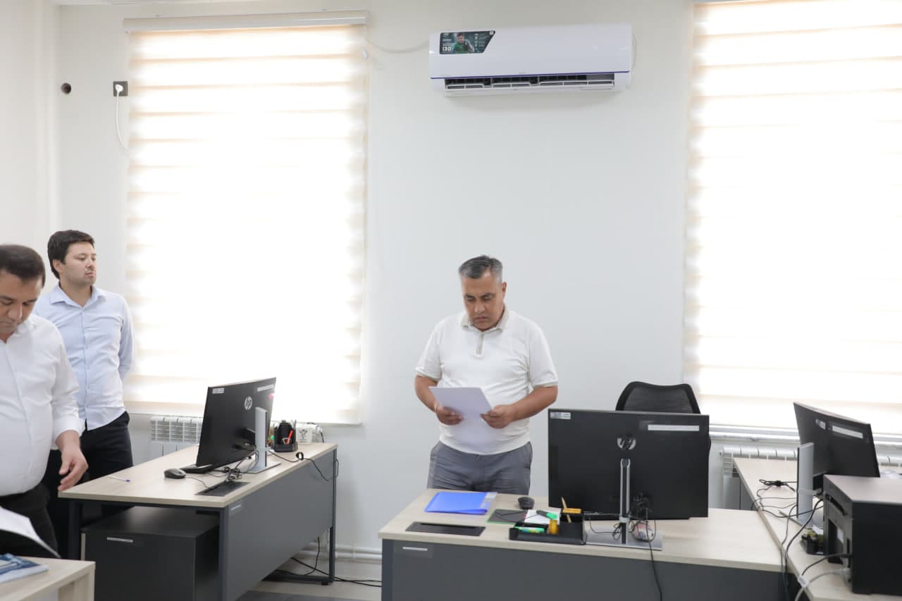 Korrupsiyaga qarshi kurashish borasidagi yangi talablar xodimlarga tushuntirildi