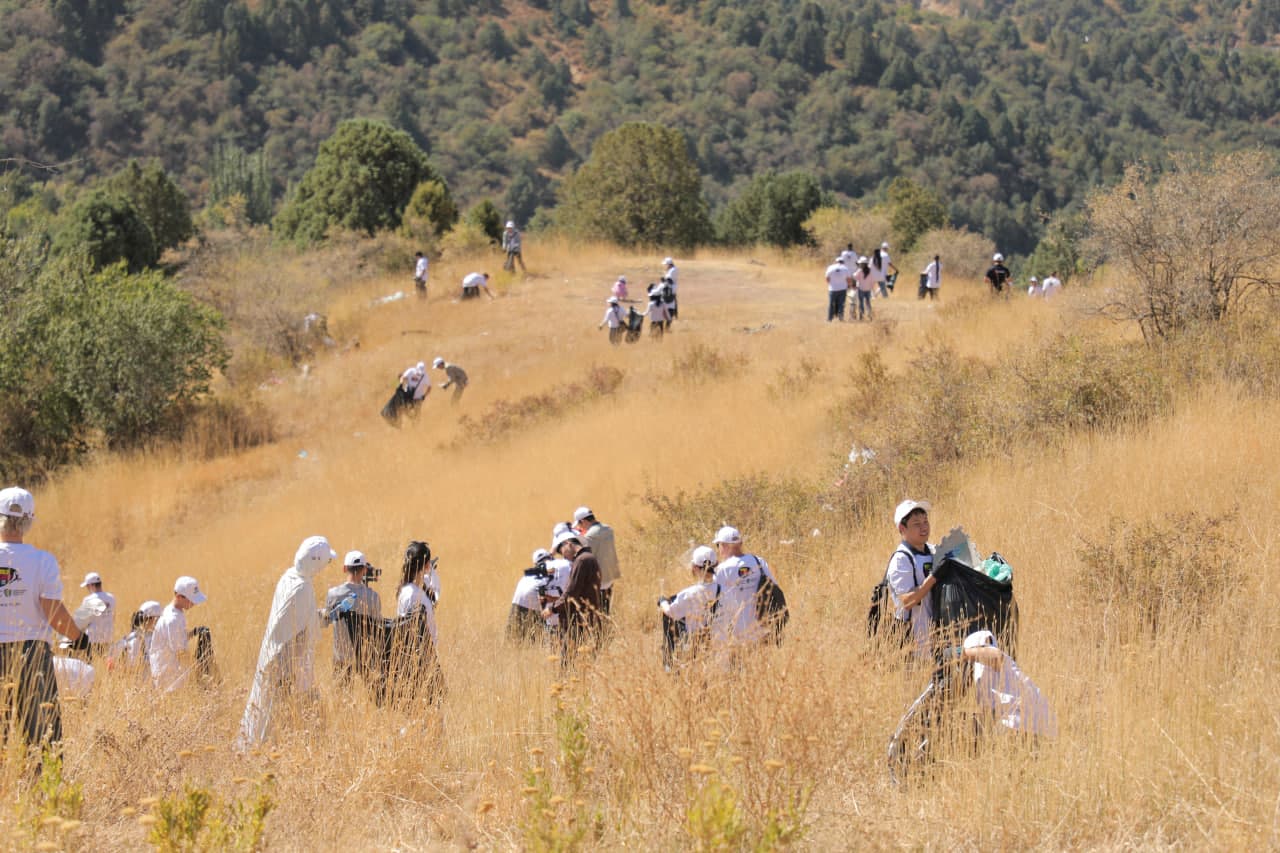 “World cleanup day”: Respublika bo‘ylab bir kunda 38 tonna chiqindi tozalandi