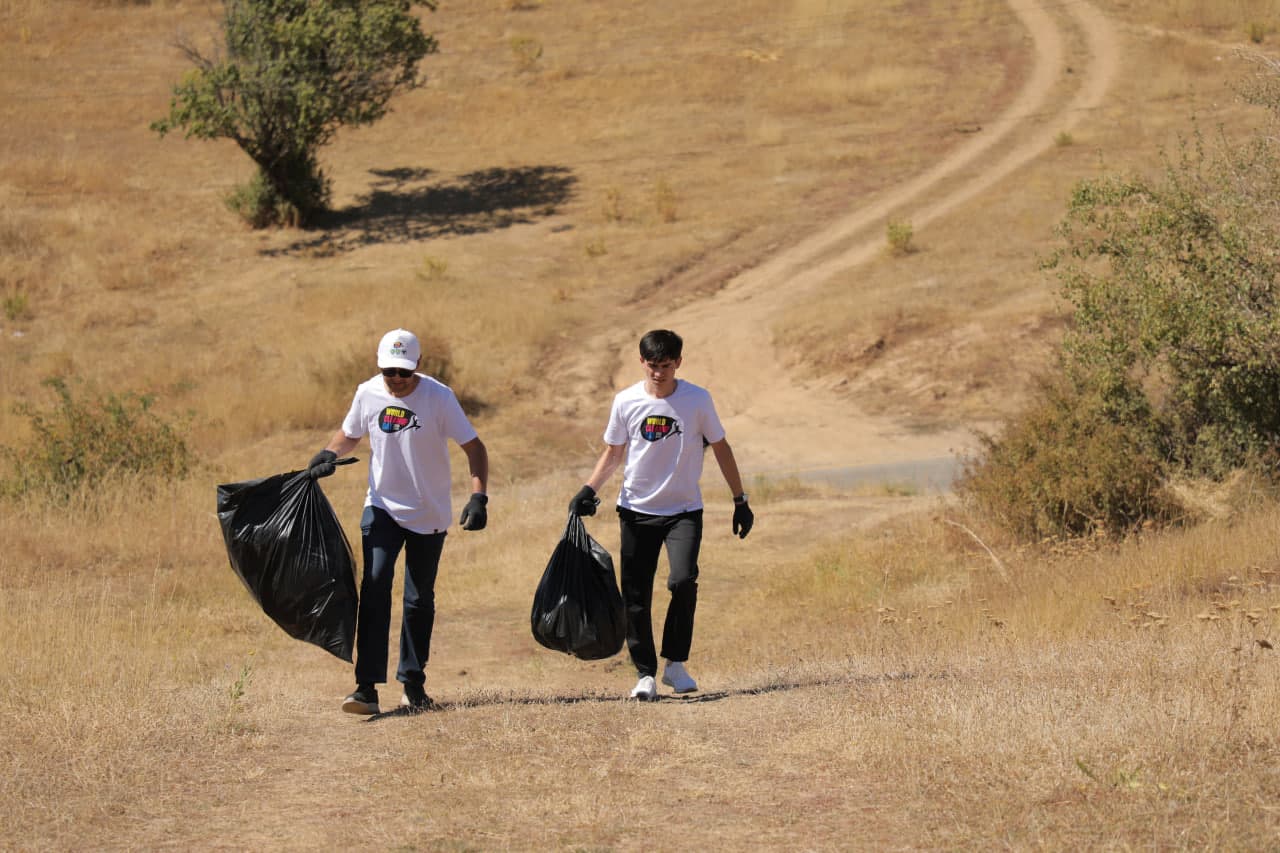 “World cleanup day”: Respublika bo‘ylab bir kunda 38 tonna chiqindi tozalandi