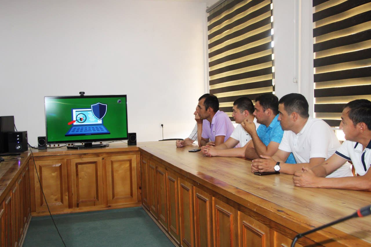 “KIBER MADANIYATNI YUKSALTIRISH” OYLIGI DOIRASIDA SEMINAR O‘TKAZILDI