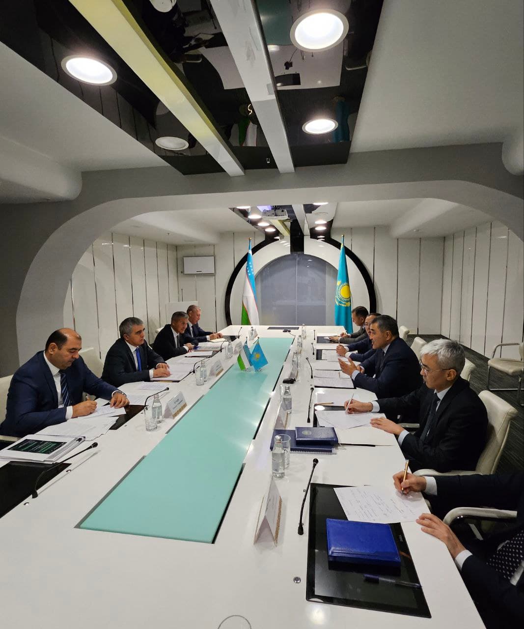 МИНТАҚАДАГИ МАВЖУД СУВ РЕСУРСЛАРИДАН САМАРАЛИ ВА ОҚИЛОНА ФОЙДАЛАНИШ МАСАЛАЛАРИ МУҲОКАМА ҚИЛИНДИ