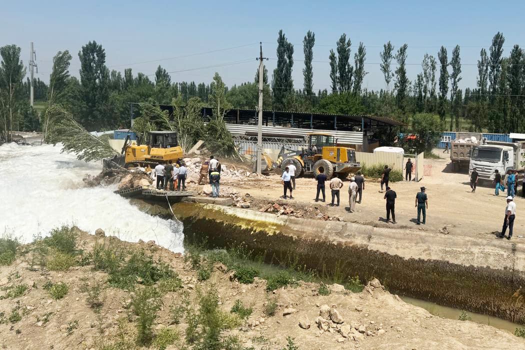 Andijon viloyatidan oqib o‘tuvchi Janubiy Farg‘ona magistral kanalining PK-194+60 piketida dambaning suv yuvib ketish holati yuzasidan O‘zbekiston Respublikasi Suv xo‘jaligi vazirligining rasmiy bayonoti