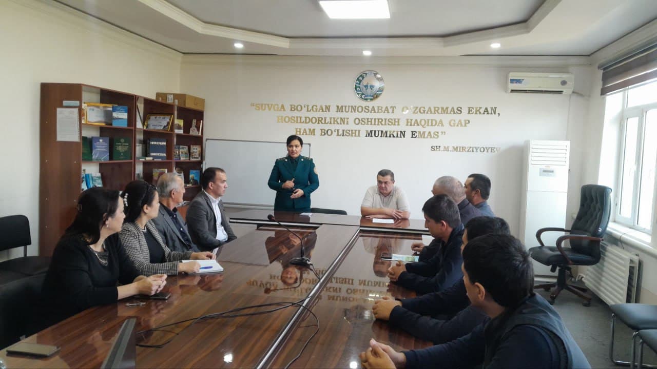 ХОРАЗМЛИК СУВЧИ АЁЛЛАР ИШТИРОКИДА ГЕНДЕР ТЕНГЛИК ВА ҲУҚУҚИЙ МАДАНИЯТ МАСАЛАЛАРИГА БАҒИШЛАНГАН ТАДБИР ЎТКАЗИЛДИ