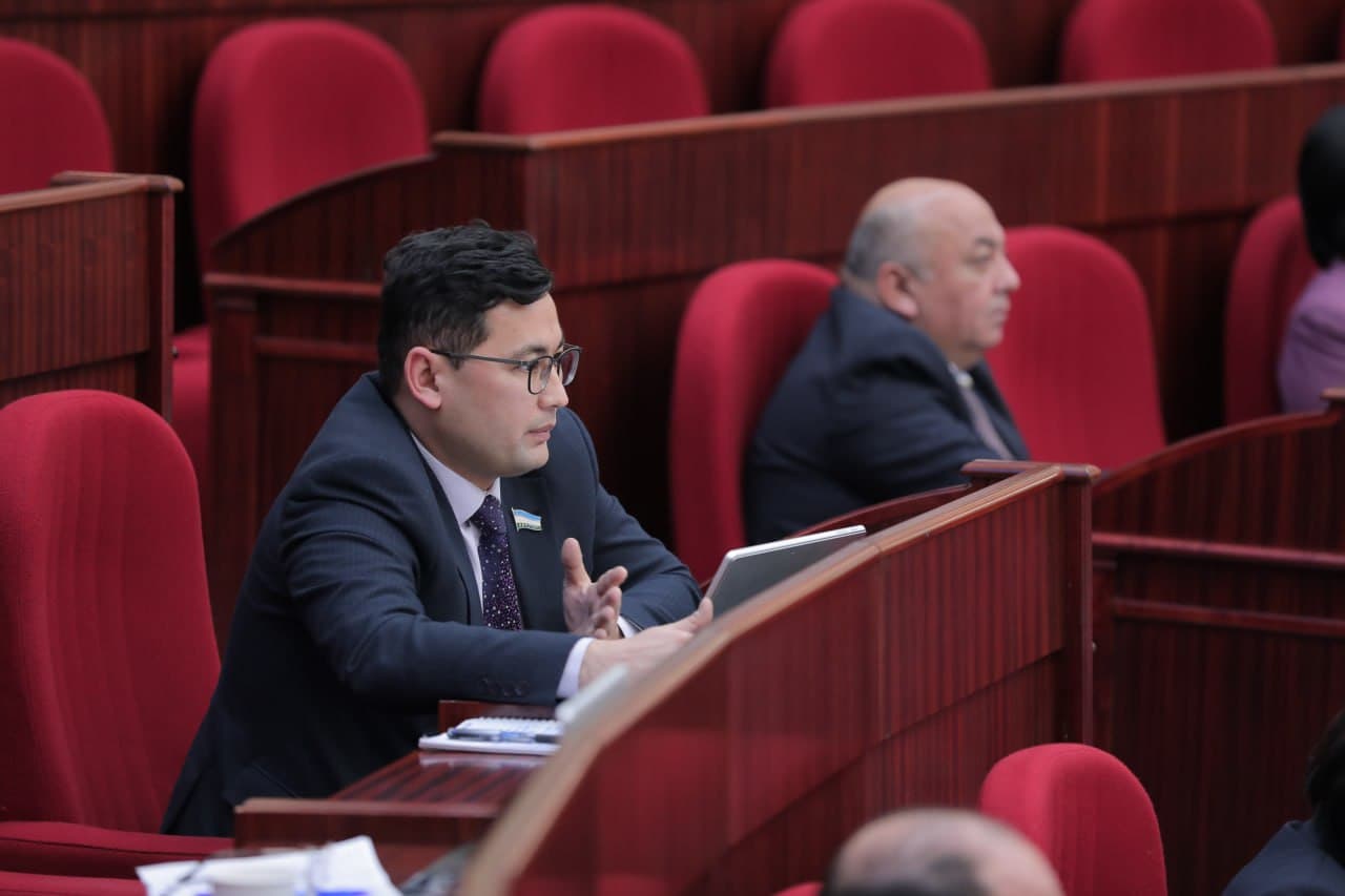 PARLAMENTDA SUV XO‘JALIGI VAZIRINING AXBOROTI TINGLANDI