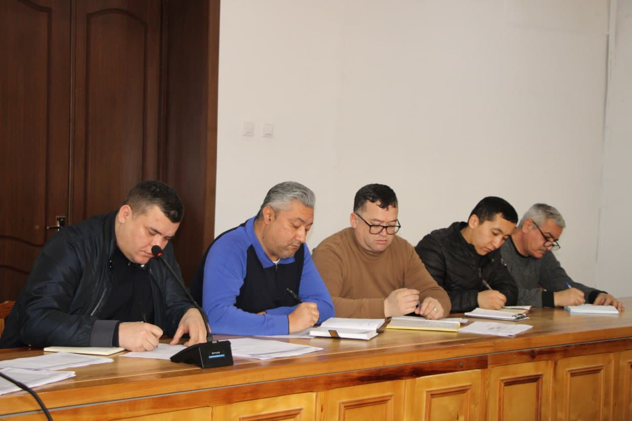 MUAMMOLAR OCHIQ AYTILDI, SUSTKASHLIK KESKIN TANQID QILINDI