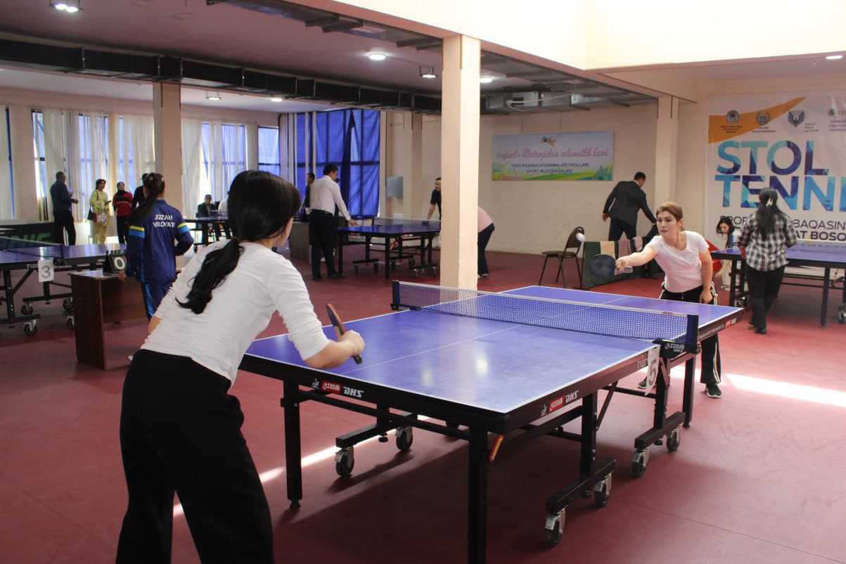 ЖИЗЗАХЛИК СУВЧИЛАР СПОРТДА ҲАМ ПЕШҚАДАМ