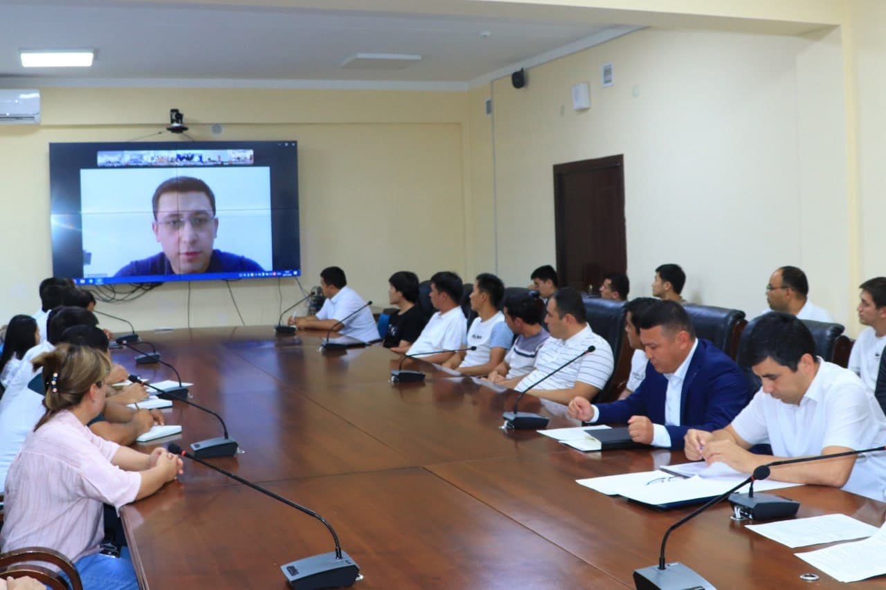 СУВ ХЎЖАЛИГИ ТИЗИМИ ЁШЛАРИ БИЛАН ОЧИҚ МУЛОҚОТ ЎТКАЗИЛДИ