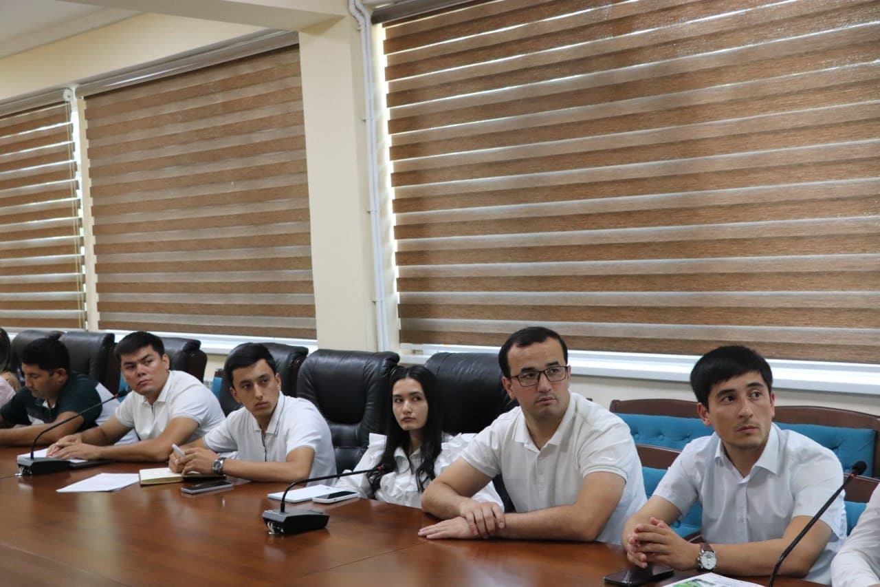 СУВ ХЎЖАЛИГИ ТИЗИМИ ЁШЛАРИ БИЛАН ОЧИҚ МУЛОҚОТ ЎТКАЗИЛДИ