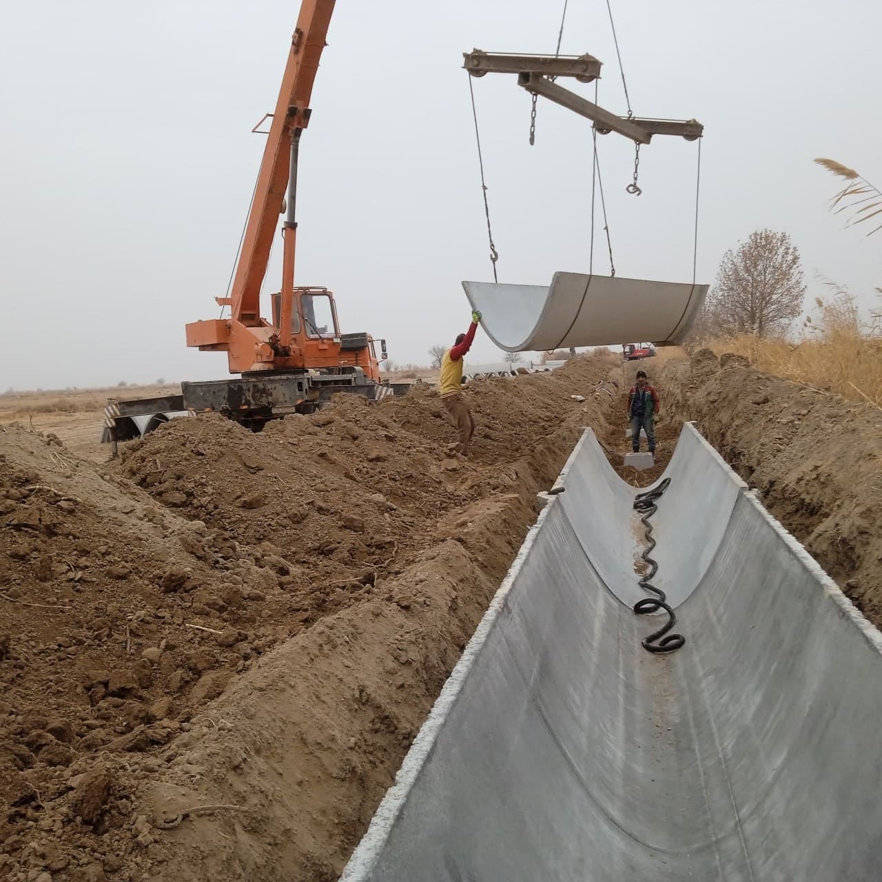 Agentlik direktori Qashqadaryoda sug‘orish tarmoqlarini betonlashtirish ishlari bilan tanishdi