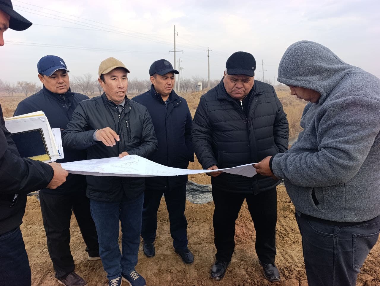 Agentlik direktori Qashqadaryoda sug‘orish tarmoqlarini betonlashtirish ishlari bilan tanishdi