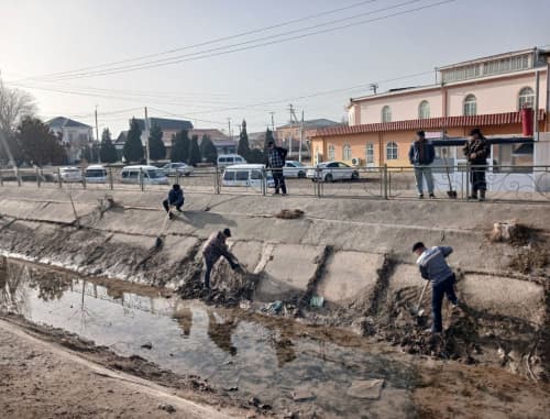 Хашар и благоустроительные работы на канале "Дустлик ёп"