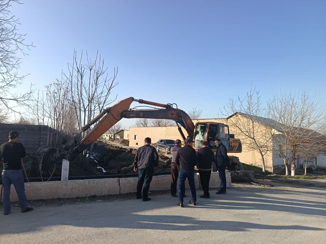 Работы по очистке каналов от наносов проводятся в больших масштабах