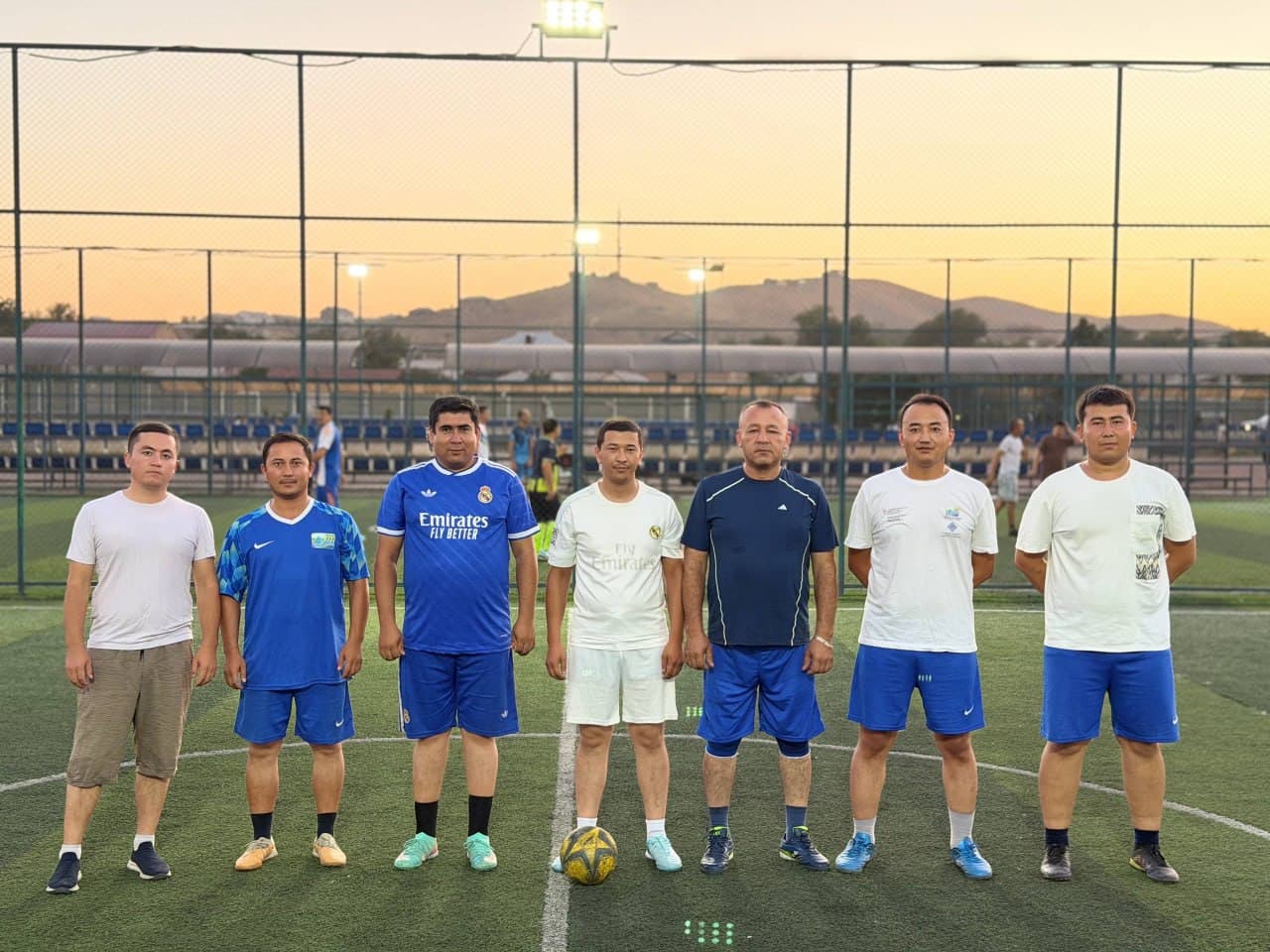 Mustaqillik bayrami arafasida futbol maydonida do‘stona bellashuv