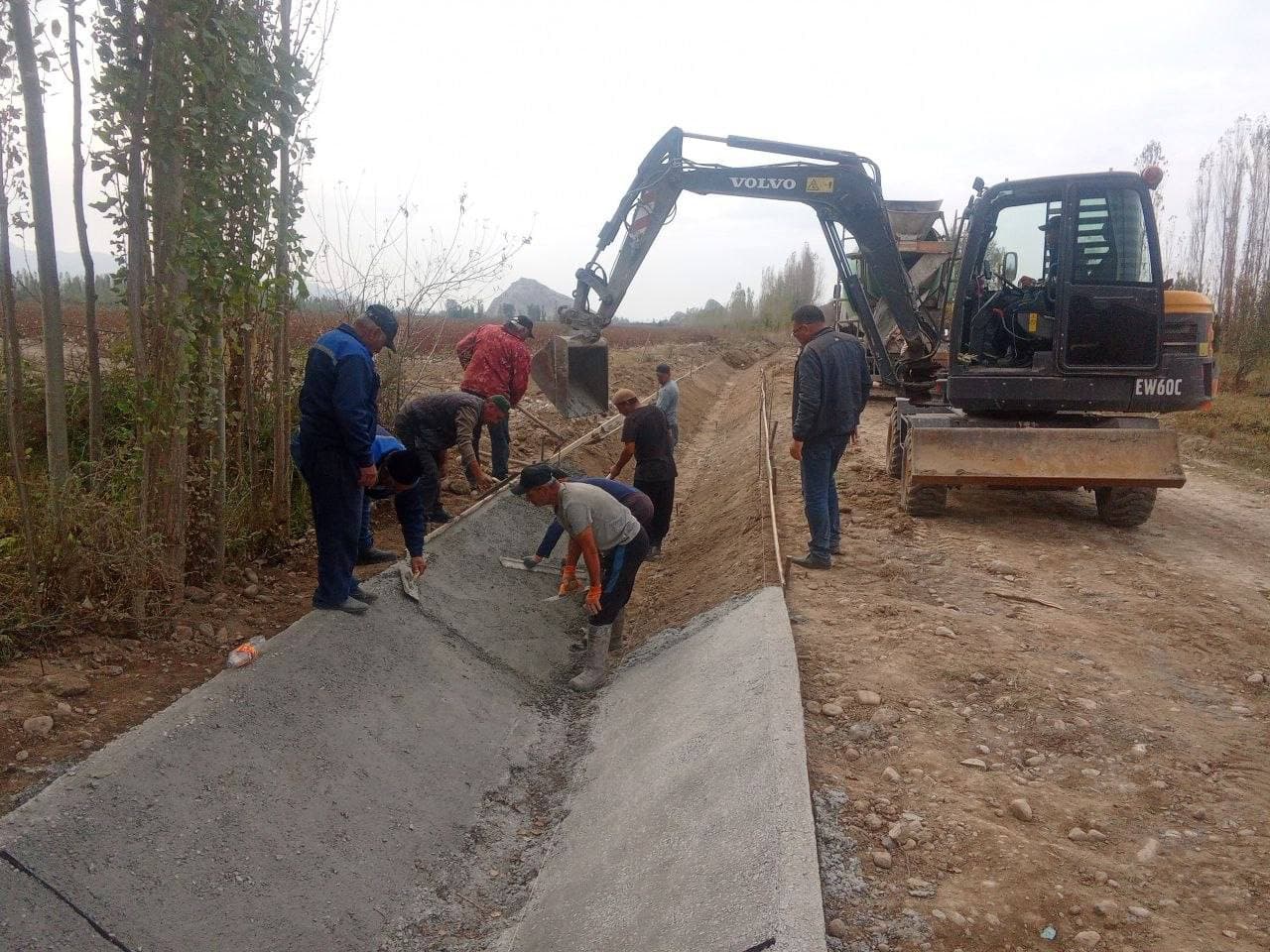 "Eski nishob" kanalining 1 kilometri betonlashtirilmoqda