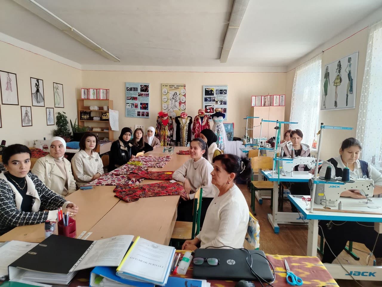 Xiva shahrida joylashgan idora-tashkilotlar hamda ta’lim muassasalarida “Jaholatga qarshi ma’rifat” mavzusida targ‘ibot-ma’rifiy tadbirlar davom ettirilmoqda.