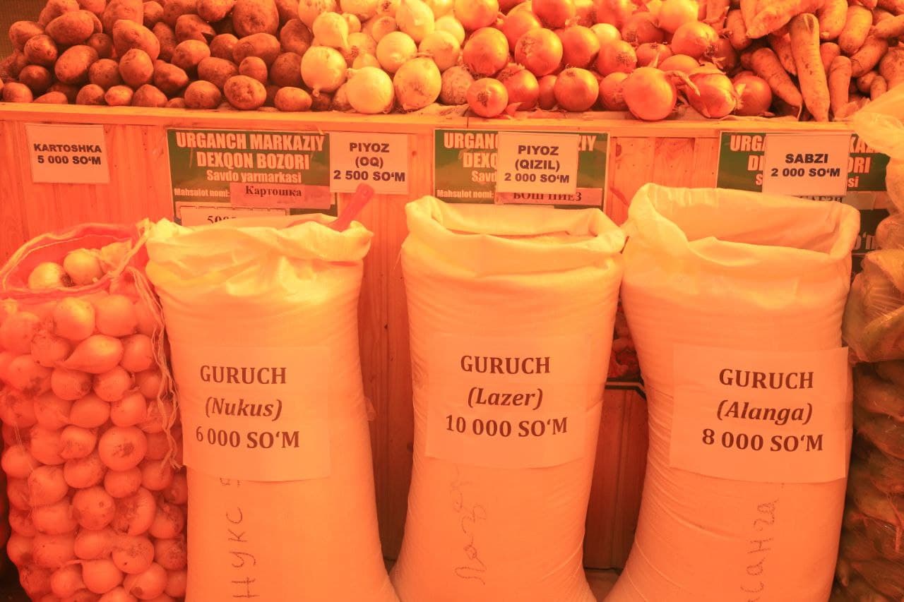 Урганч шаҳрида Рамазон ойи муносабати билан арзонлаштирилган озиқ-овқат ярмаркалари фаолияти йўлга қўйилган.