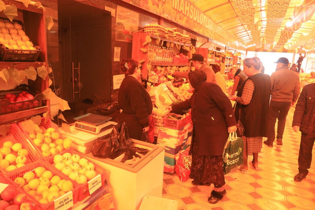 Урганч шаҳрида Рамазон ойи муносабати билан арзонлаштирилган озиқ-овқат ярмаркалари фаолияти йўлга қўйилган.
