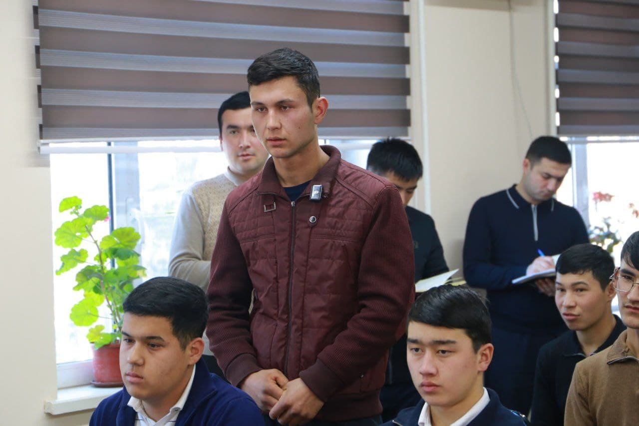 Техникум битирувчилари билан мулоқот ўтказилди