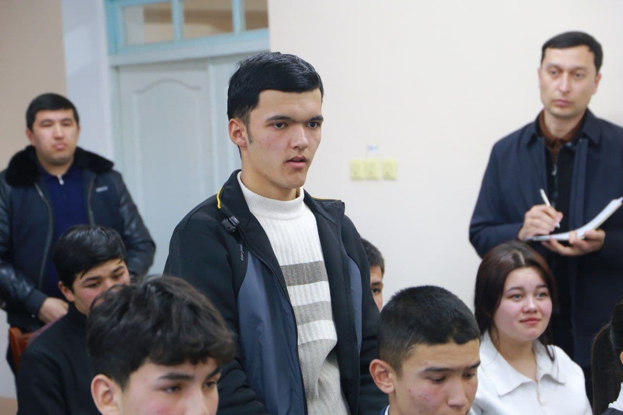 Техникум битирувчилари билан мулоқот ўтказилди