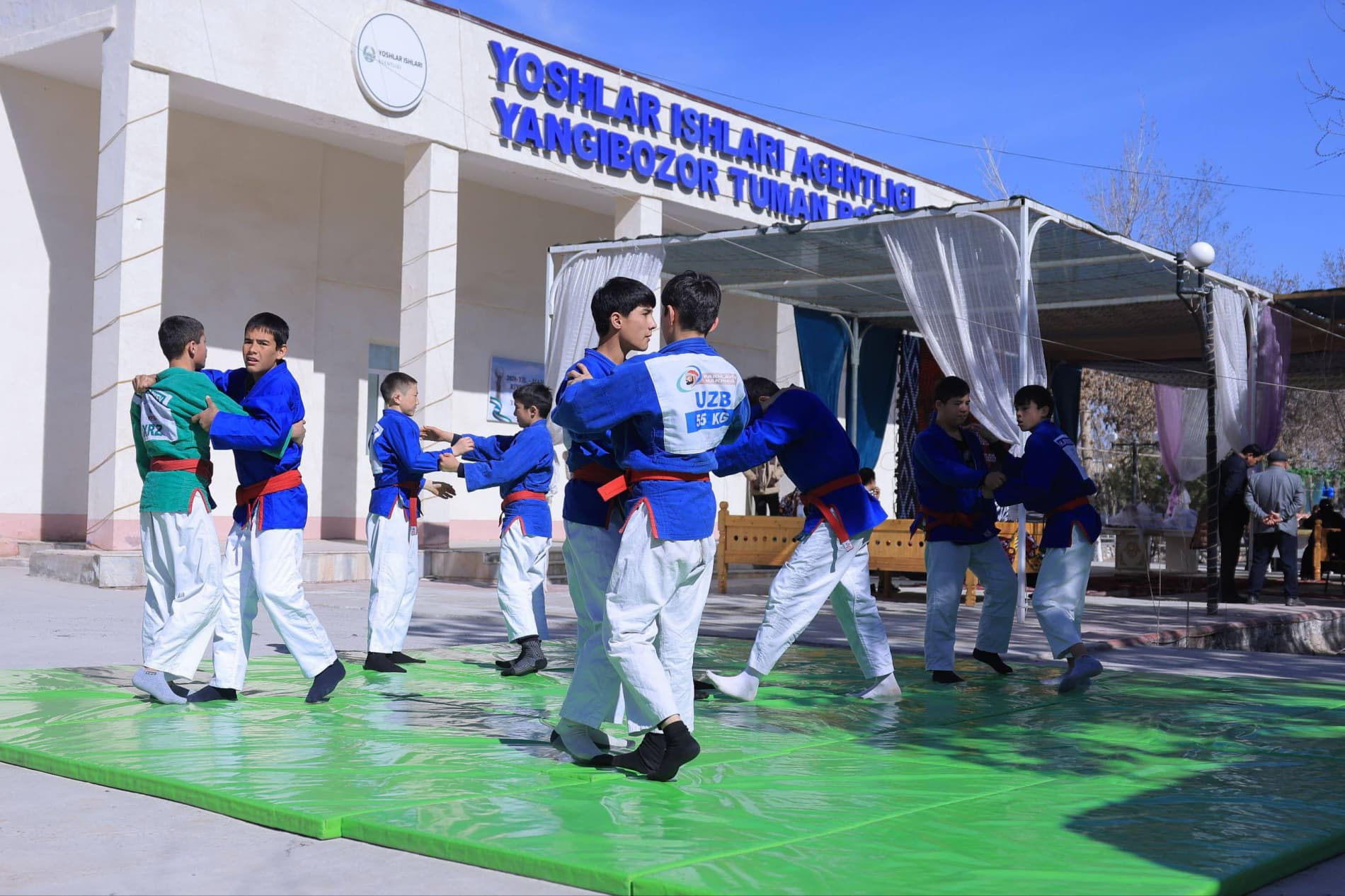 ✔️“Xorazm yoshlari milliylikni sevadi” shiori ostidagi yoshlar festivali doirasida Yangibozor tumanida ham ko‘tarinki ruhdagi tadbirlar bo‘lib o‘tdi.