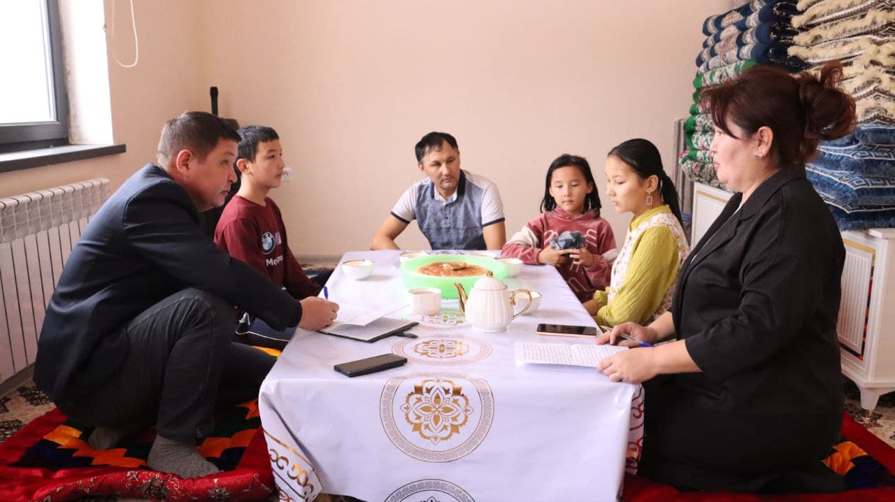 "Prezidentimizning qo‘llari bilan Nukusga 38 orden"