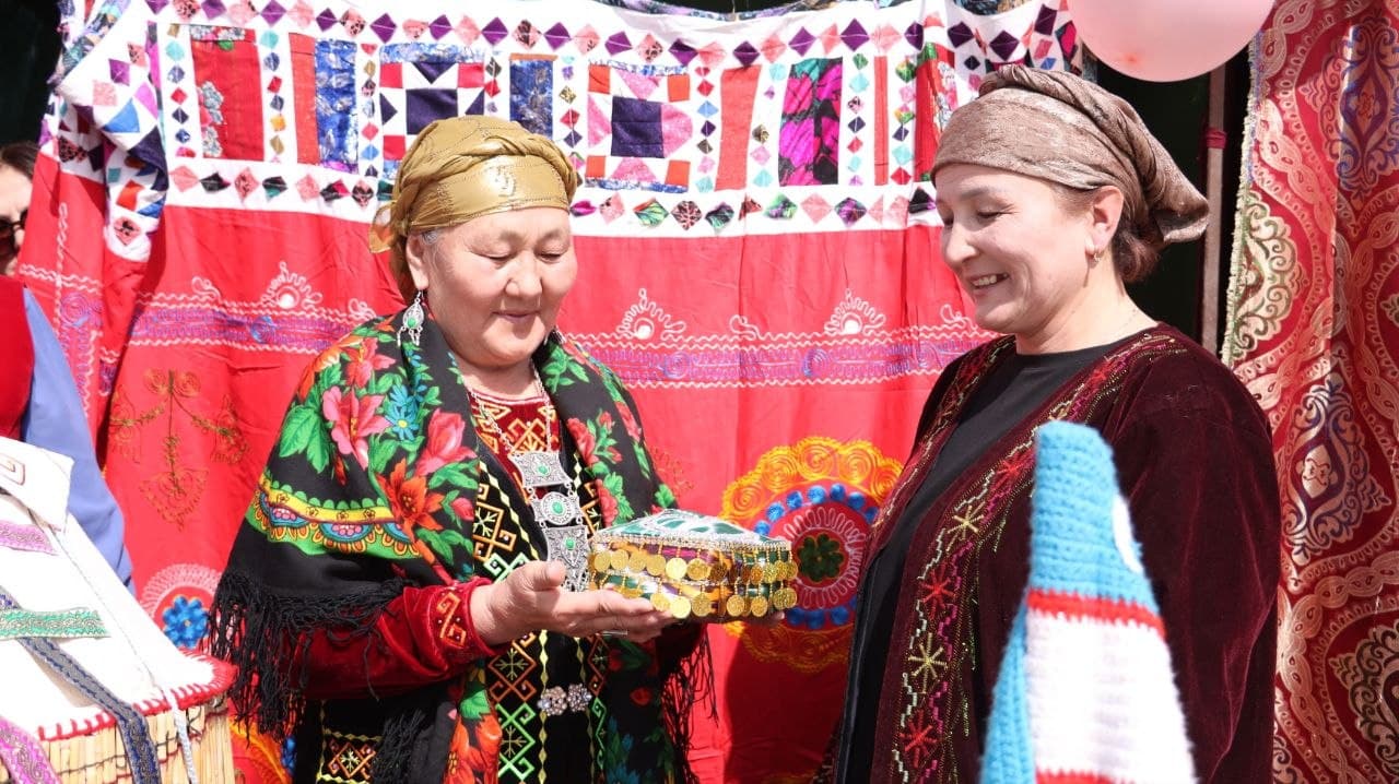 Nókis máhállelerinde Nawrız bayramı keń túrde belgilenbekte