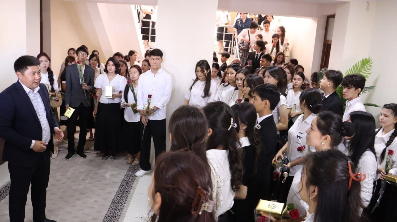 Rekord nátiyje: Nókis qalasında 153 pitkeriwshi altın medal iyesi boldı