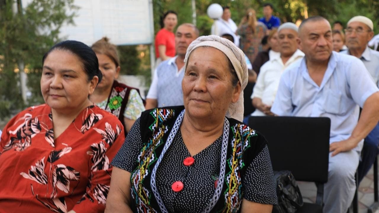Nukus residents are celebrating the 35th anniversary of our country's independence.
